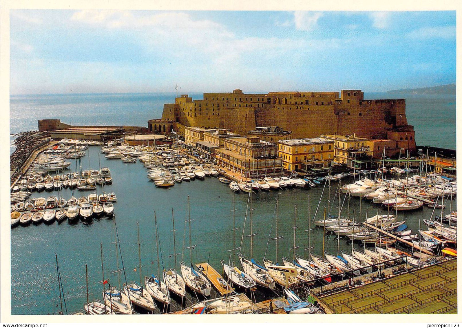 Naples - Château D'ell'ovo Et Petit Port De Santa Lucia - Napoli (Napels)