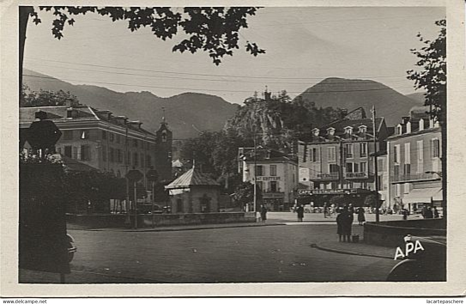 X113622 ARIEGE AX LES THERMES PLACE DU BREUIL ? BREILH ? AMAT COIFFEUR CAFE RESTAURANT HOTEL GARRETA - Ax Les Thermes