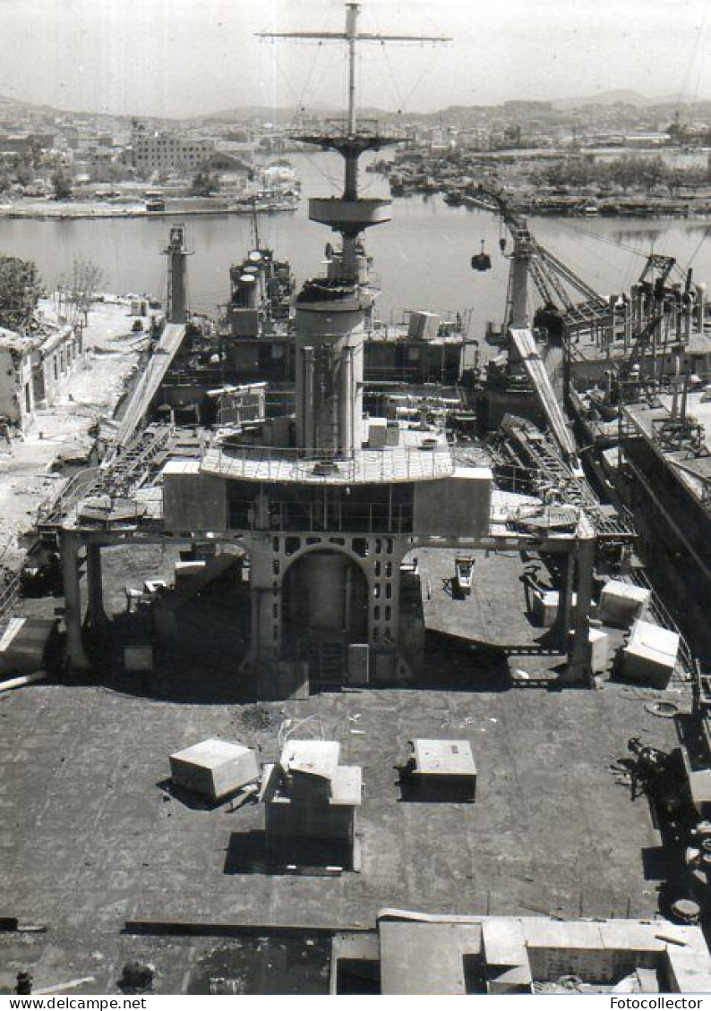 Navire Commandant Teste Au Port De Toulon (83) - Barcos