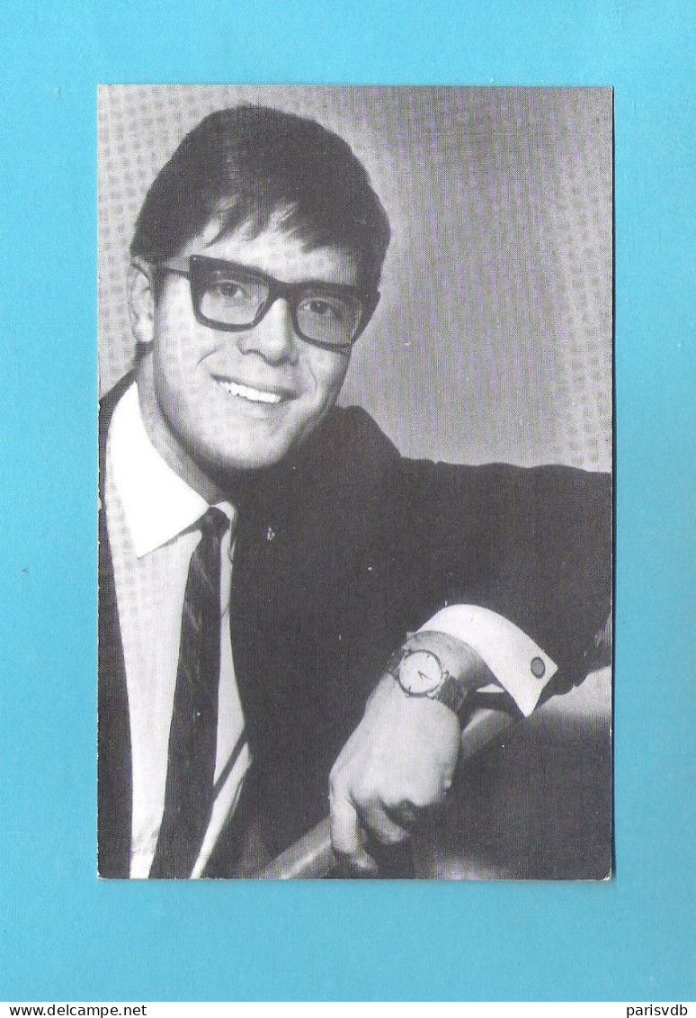 CLIFF  RICHARD   - FOTOKAART  (2 Scans) (15.496) - Artistes