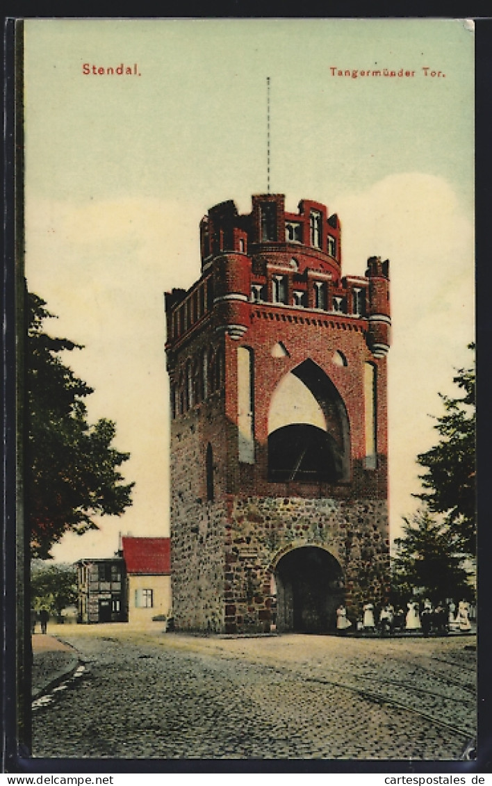 AK Stendal, Tangermünder Tor Mit Strassenpartie  - Tangermünde