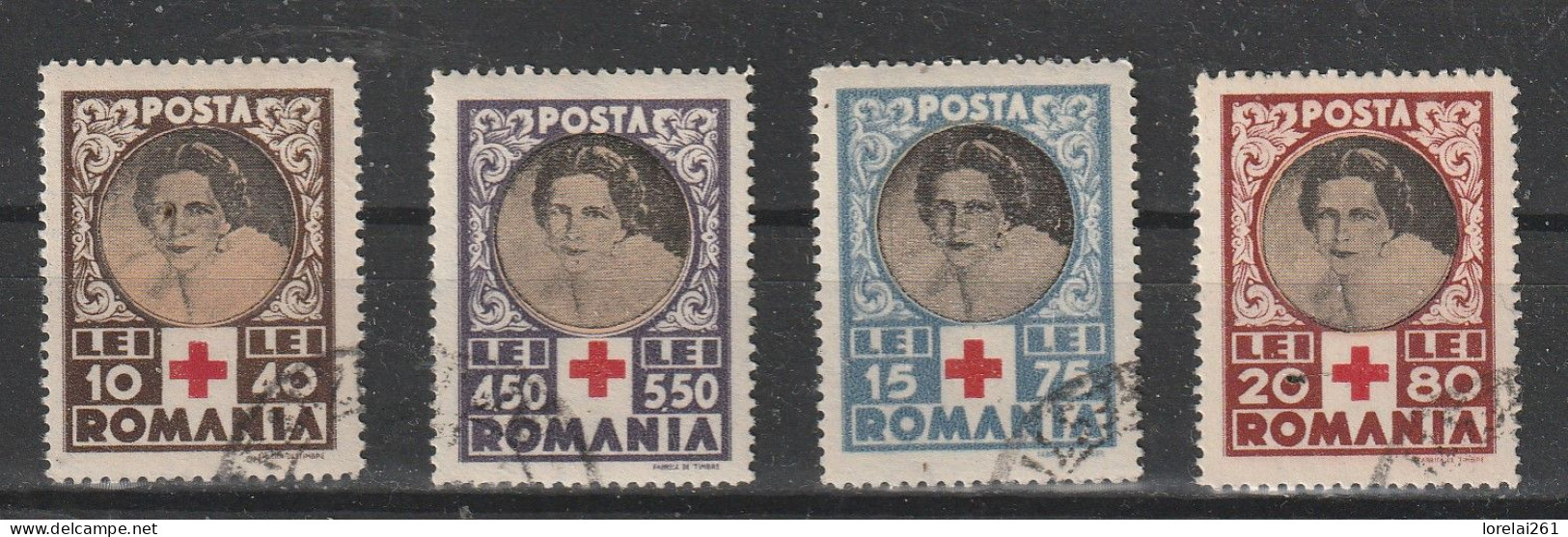 1945 - Croix Rouge/Reine Elena Mi No 827/830 - Usado