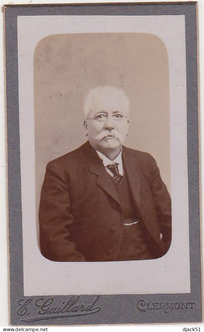 Ancienne Photographie CDV - Homme à Moustache / E. Gaillard à Clermont (Oise) - Ancianas (antes De 1900)