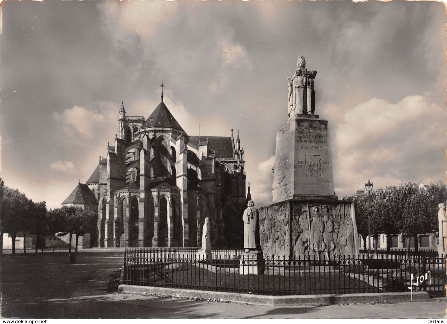 02-SOISSONS-N°3802-B/0375 - Soissons