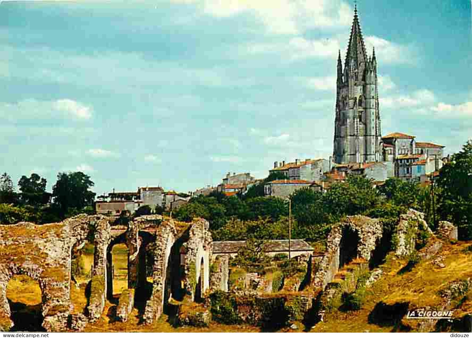 17 - Saintes - Les Arènes Gallo-romaines Et L'Eglise Saint-Eutrope - Carte Neuve - CPM - Voir Scans Recto-Verso - Saintes