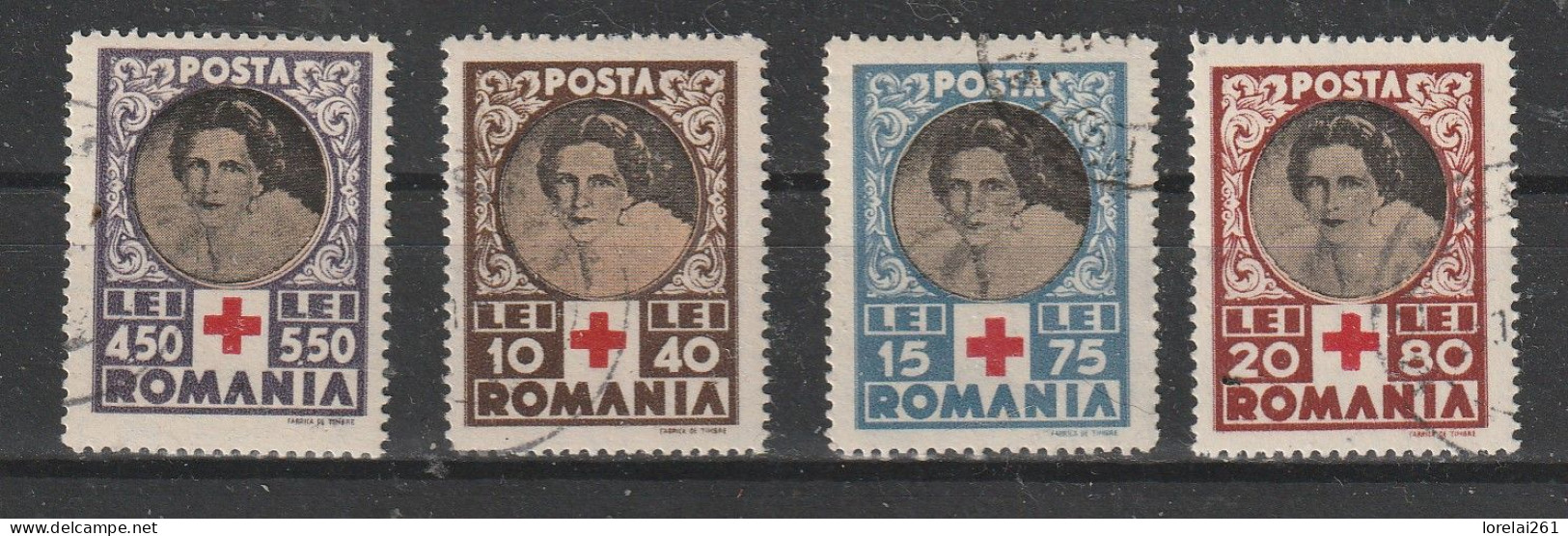 1945 - Croix Rouge/Reine Elena Mi No 827/830 - Usati