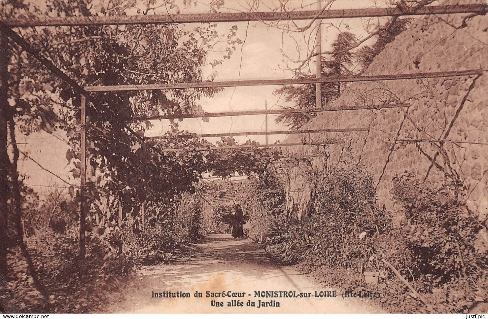 [43 ] Institution Du Sacré Cœur - Monistrol-sur-Loire - Une Allée Du Jardin Cpa ± 1940 - Monistrol Sur Loire