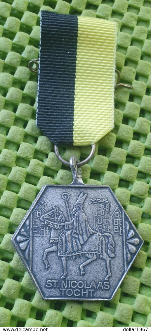Medaile   :  Sint Nicolaas Tocht / Sinterklaas Op Paard. -  Original Foto  !!  Medallion  Dutch / Saint Nicholas - Altri & Non Classificati