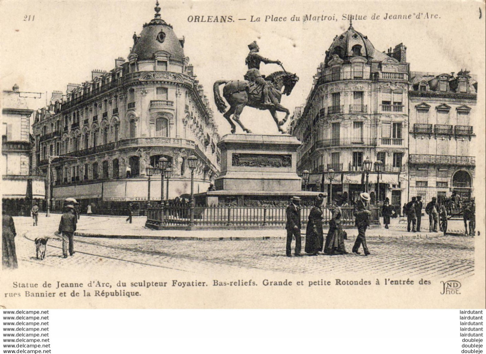 D45  ORLEANS  La Place Du Martroi, Statue De Jeanne D' Arc  ..... - Orleans