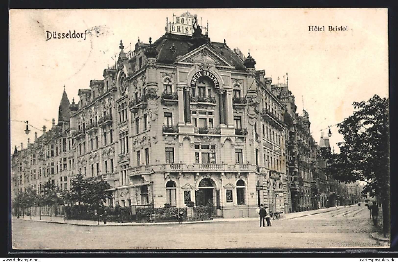 AK Düsseldorf, Hotel Bristol Mit Strassenpartie  - Duesseldorf