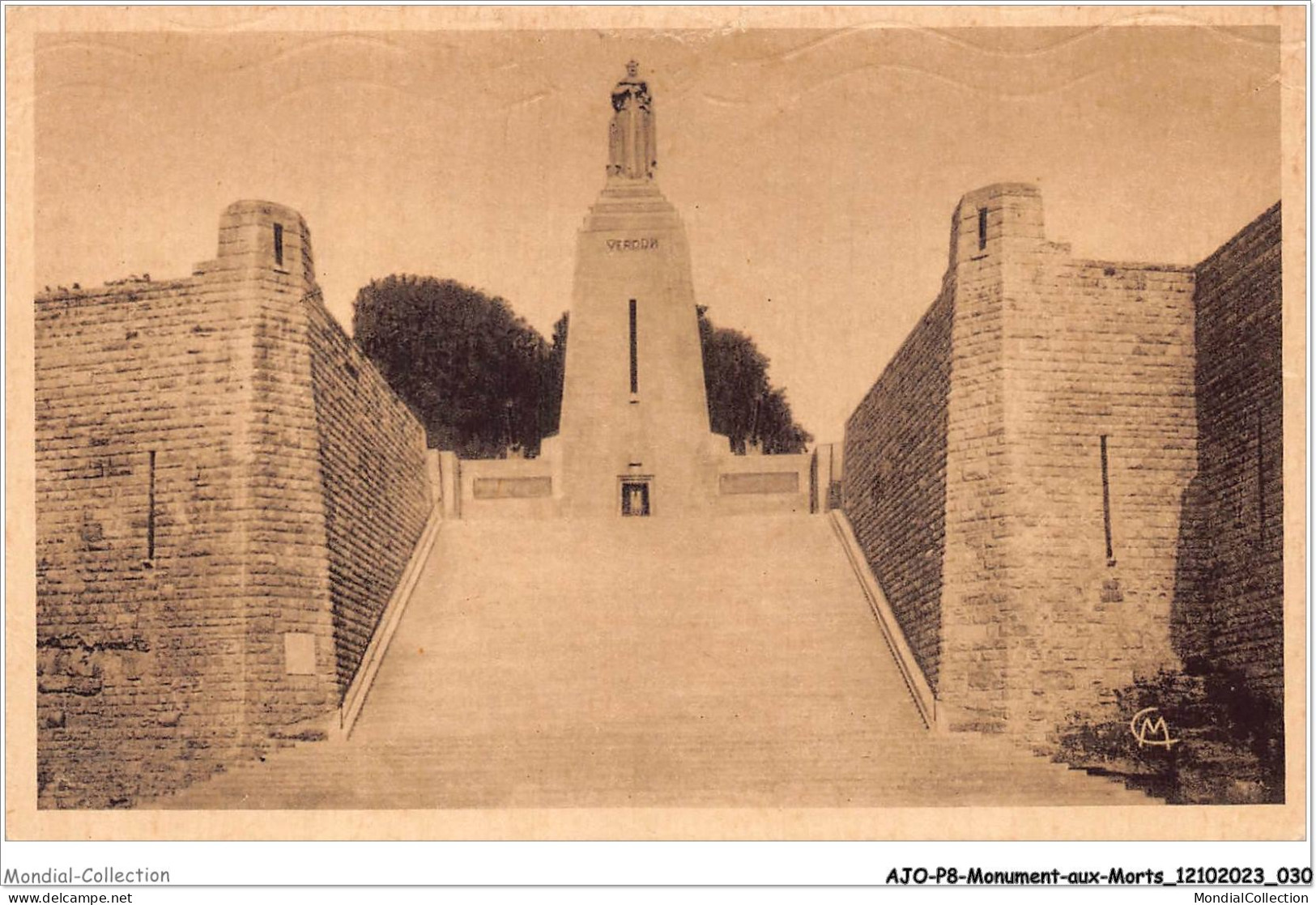 AJOP8-0788 - MONUMENT-AUX-MORTS - Verdun - Monument A La Victoire At Aux Soldats De Verdun - Monumentos A Los Caídos