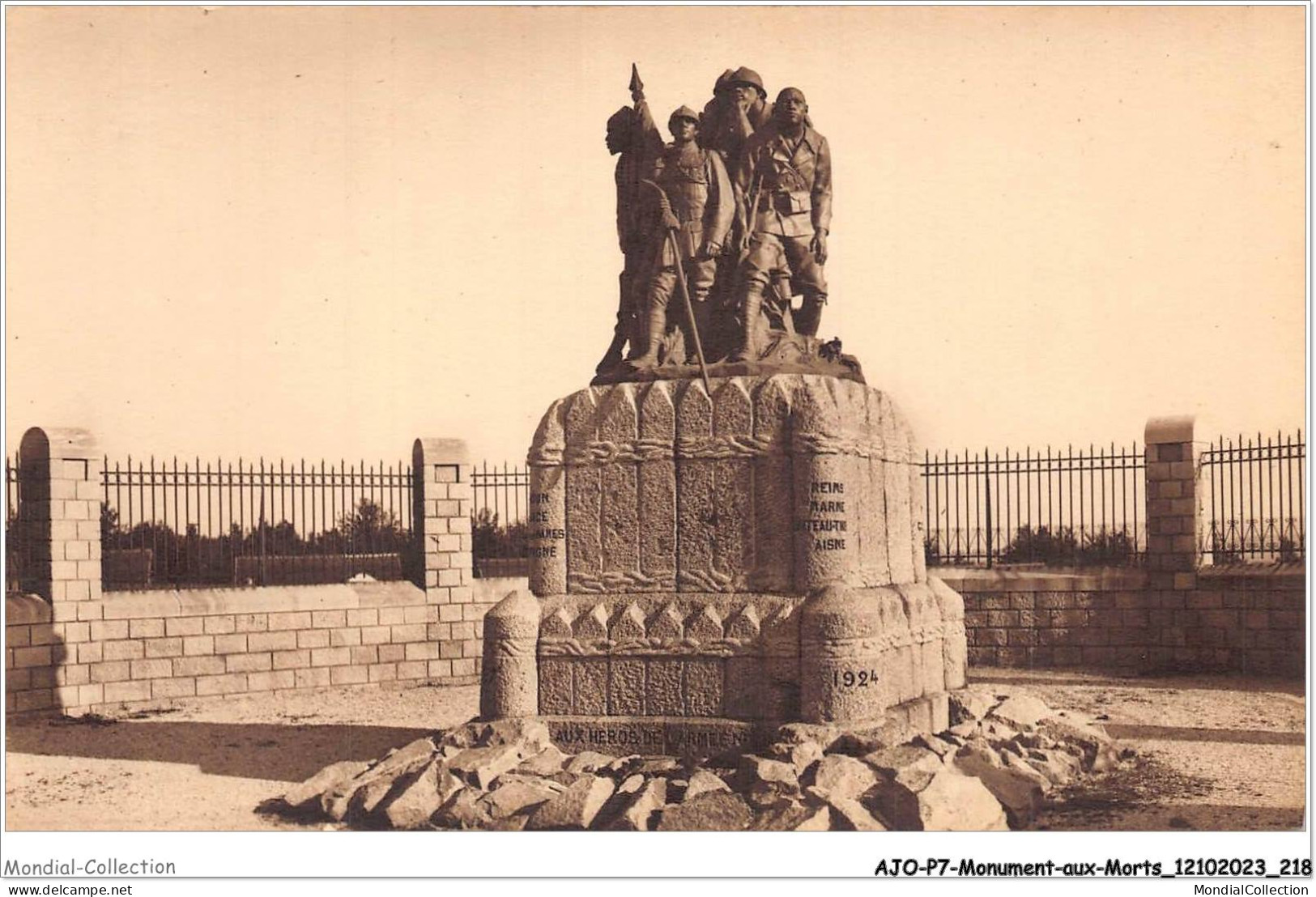 AJOP7-0757 - MONUMENT-AUX-MORTS - Reims - Monuments Aux Héros De L'armée Noire - Monumenti Ai Caduti