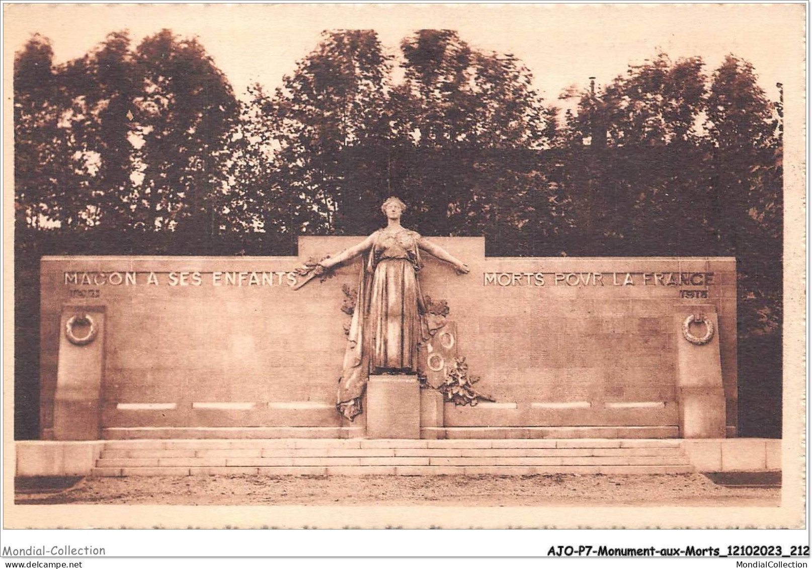 AJOP7-0754 - MONUMENT-AUX-MORTS - Macon A Ses Enfants Morts Pour La France - Monuments Aux Morts