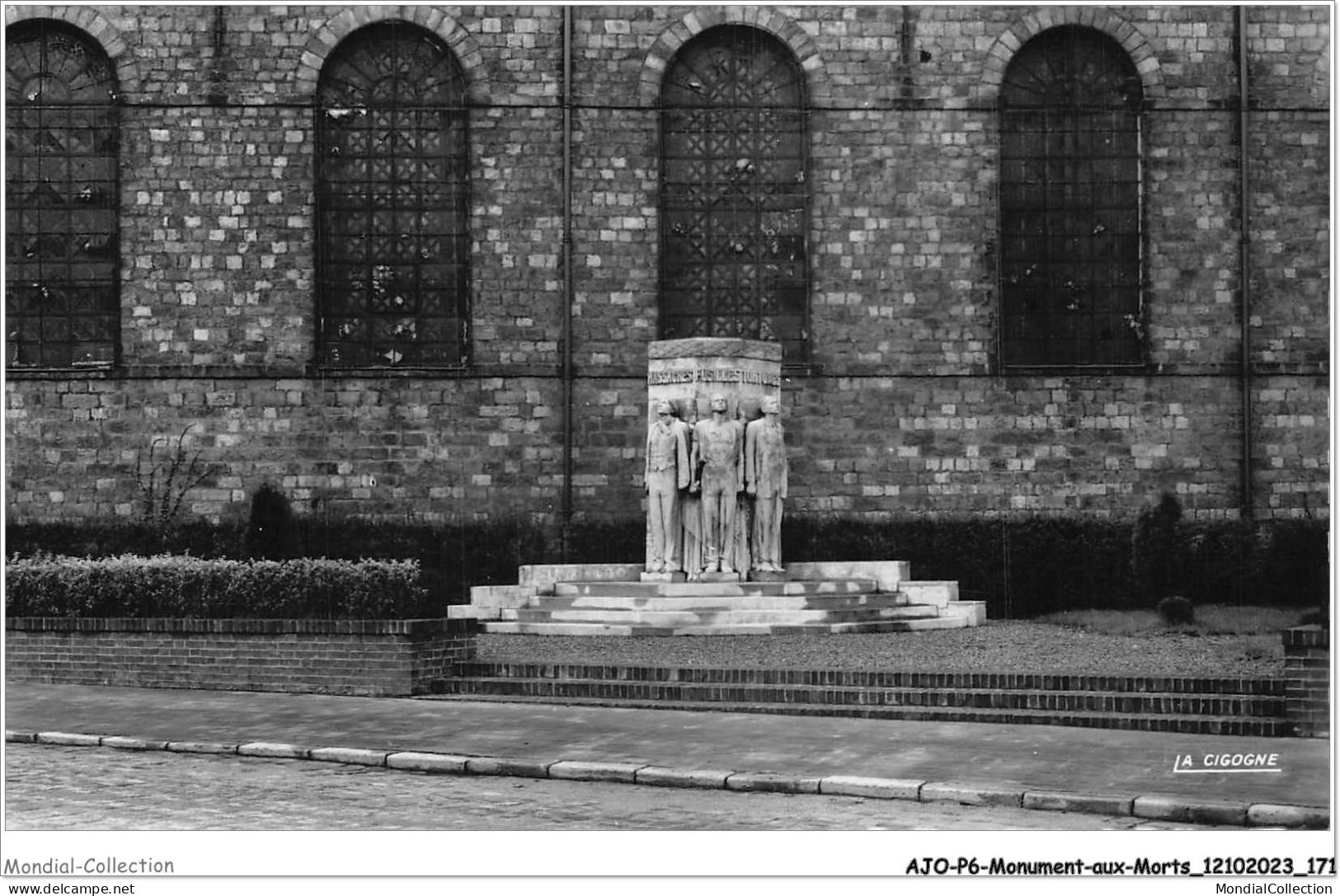 AJOP6-0594 - MONUMENT-AUX-MORTS - Orchies - Monument Des Fusillés Et Déportés De La Querre - Monuments Aux Morts
