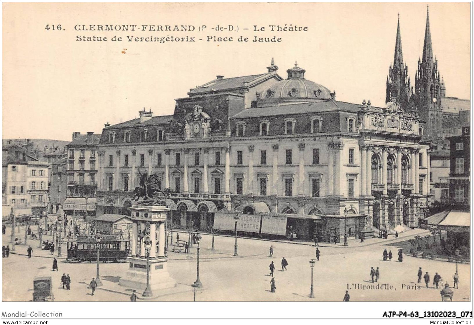 AJPP4-63-0450 - CLERMONT-FERRAND - Le Theatre - Statue De Vercingetorix - Place De Jaude - Clermont Ferrand