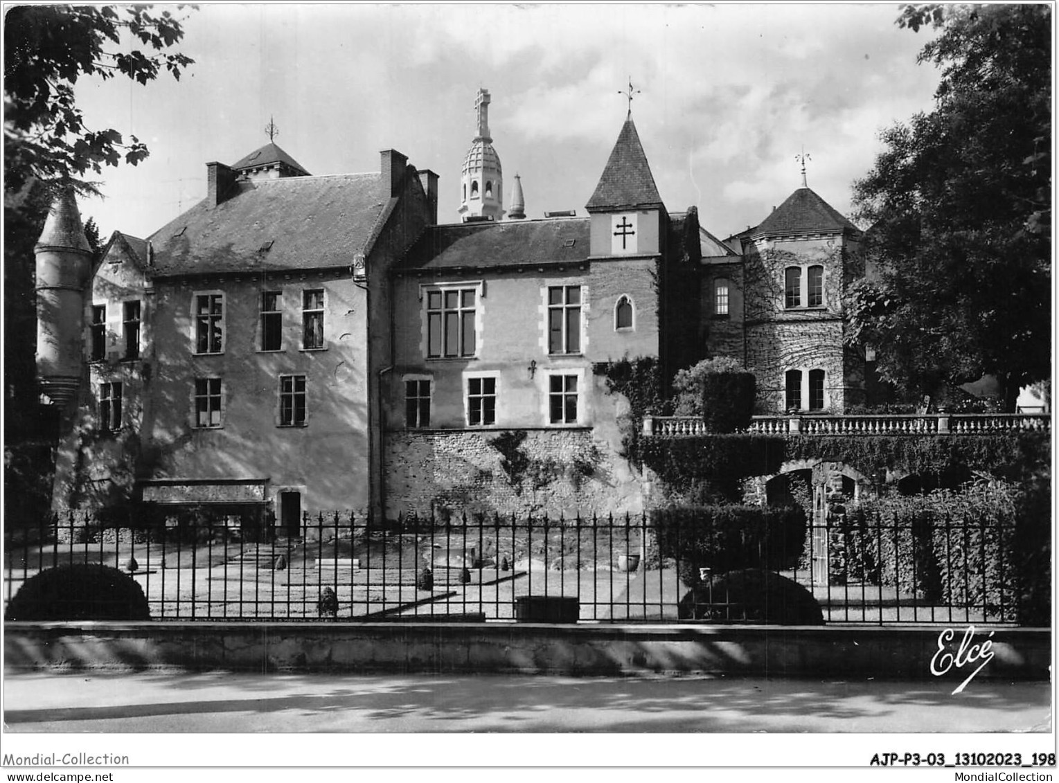 AJPP3-03-0391 - VICHY - Le Musee - Ancien Castel Franc - Vichy