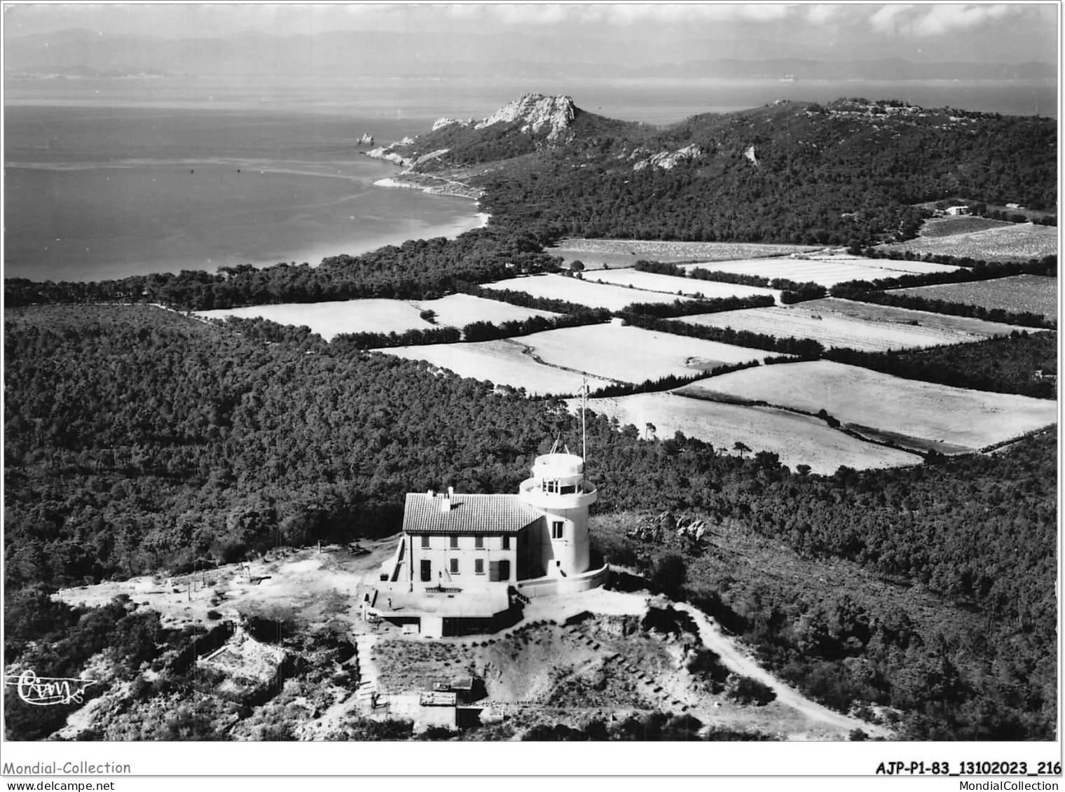 AJPP1-83-0109 - COTE D'AZUR - LE LAVANDOU - CABASSON - Le Semaphore Et La Cote - Vue Aerienne - Le Lavandou