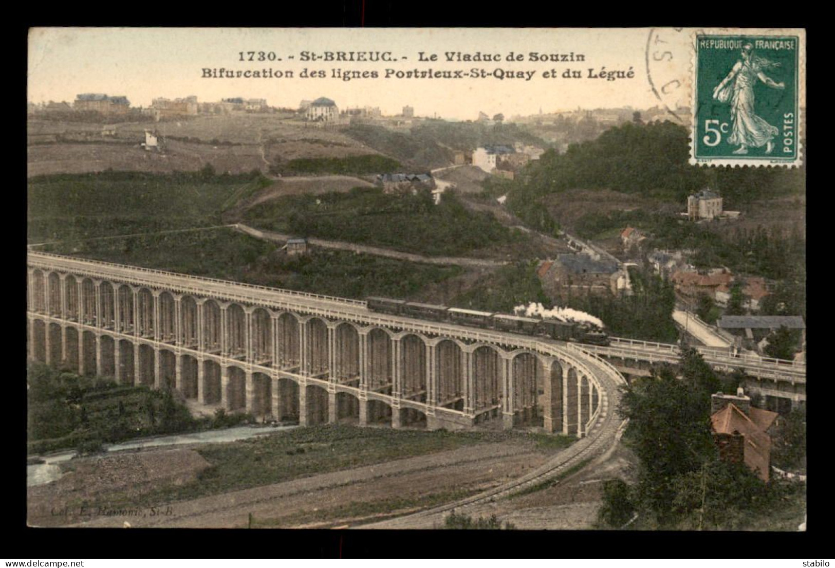 22 - ST-BRIEUC - LE VIADUC DE CHEMIN DE FER DE SOUZIN - TRAIN - CARTE COLORISEE - Saint-Brieuc