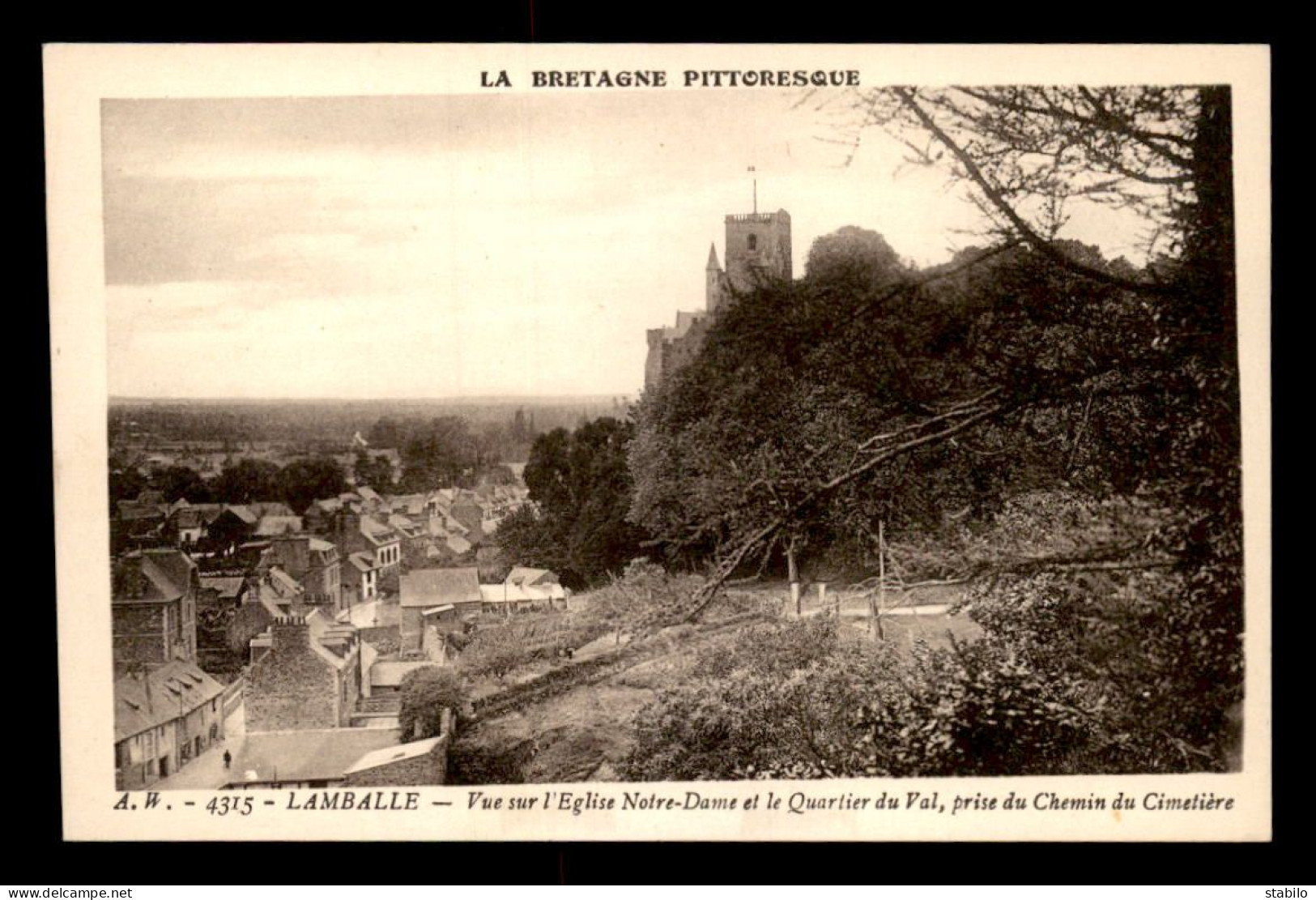 22 - LAMBALLE - VUE SUR L'EGLISE NOTRE-DAME ET QUARTIER DU VAL - Lamballe