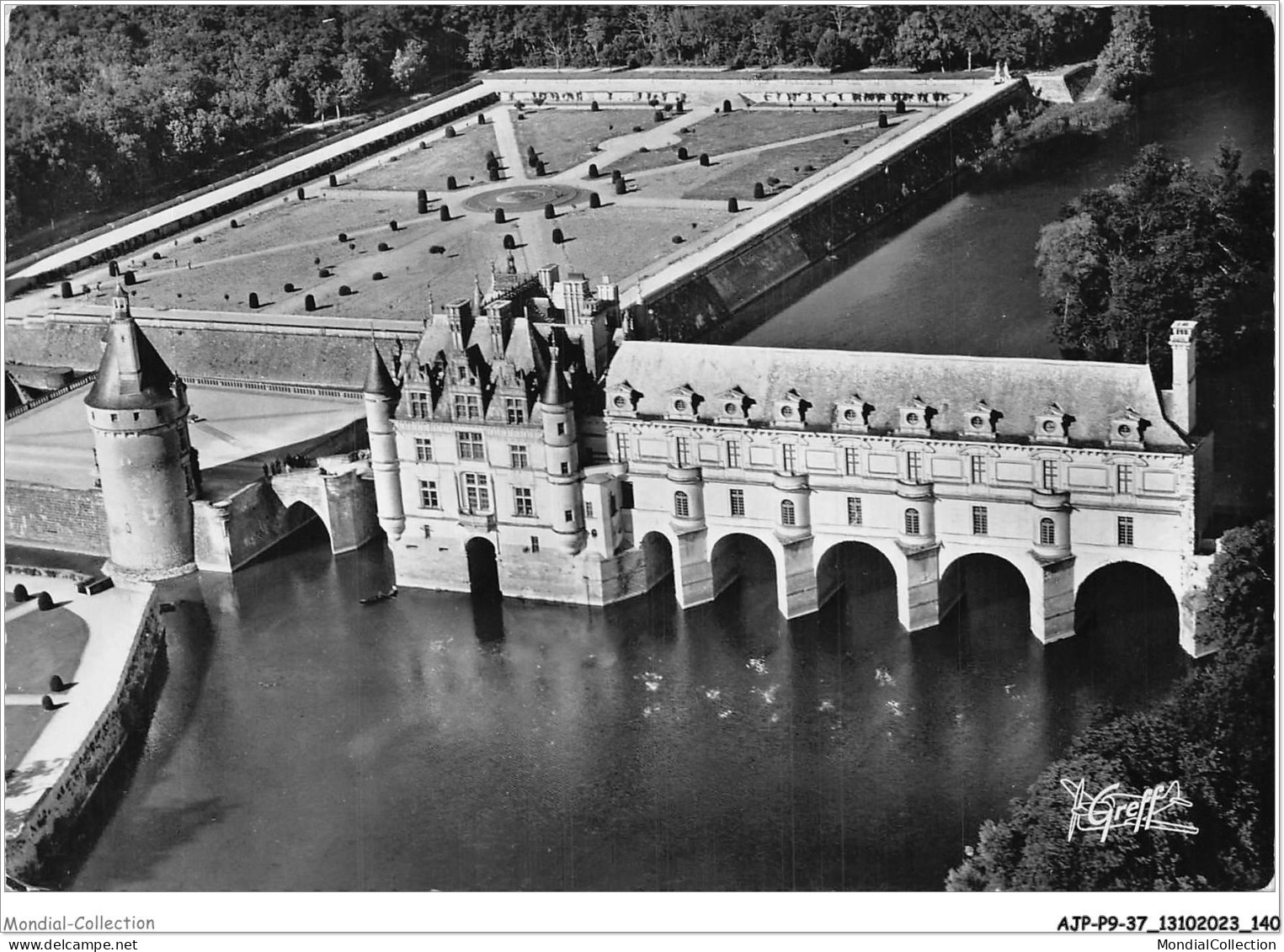 AJPP9-37-0967 - En Touraine - CHENONCEAUX - Vue Aerienne - Le Chateau Sur Le Cher - La Tour Des Marques Et Les Jardins - Chenonceaux