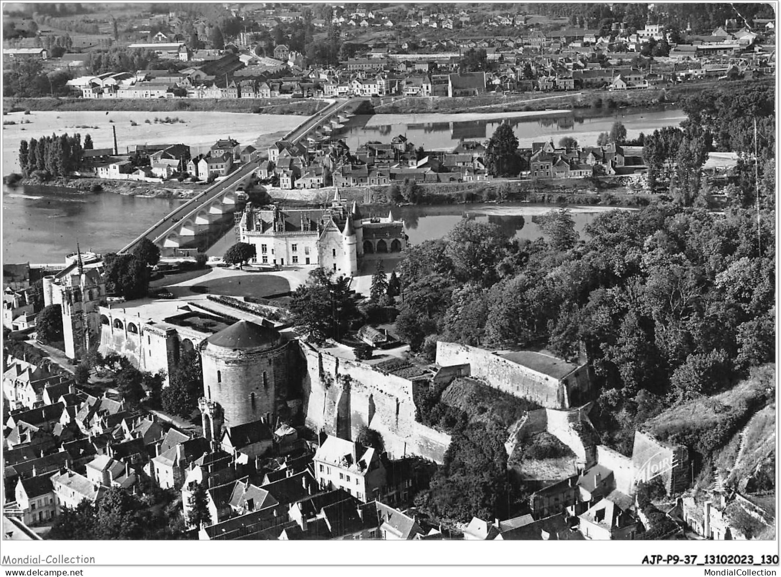 AJPP9-37-0962 - AMBOISE - Vue Aerienne Sur Le Chateau Et La Loire - Amboise