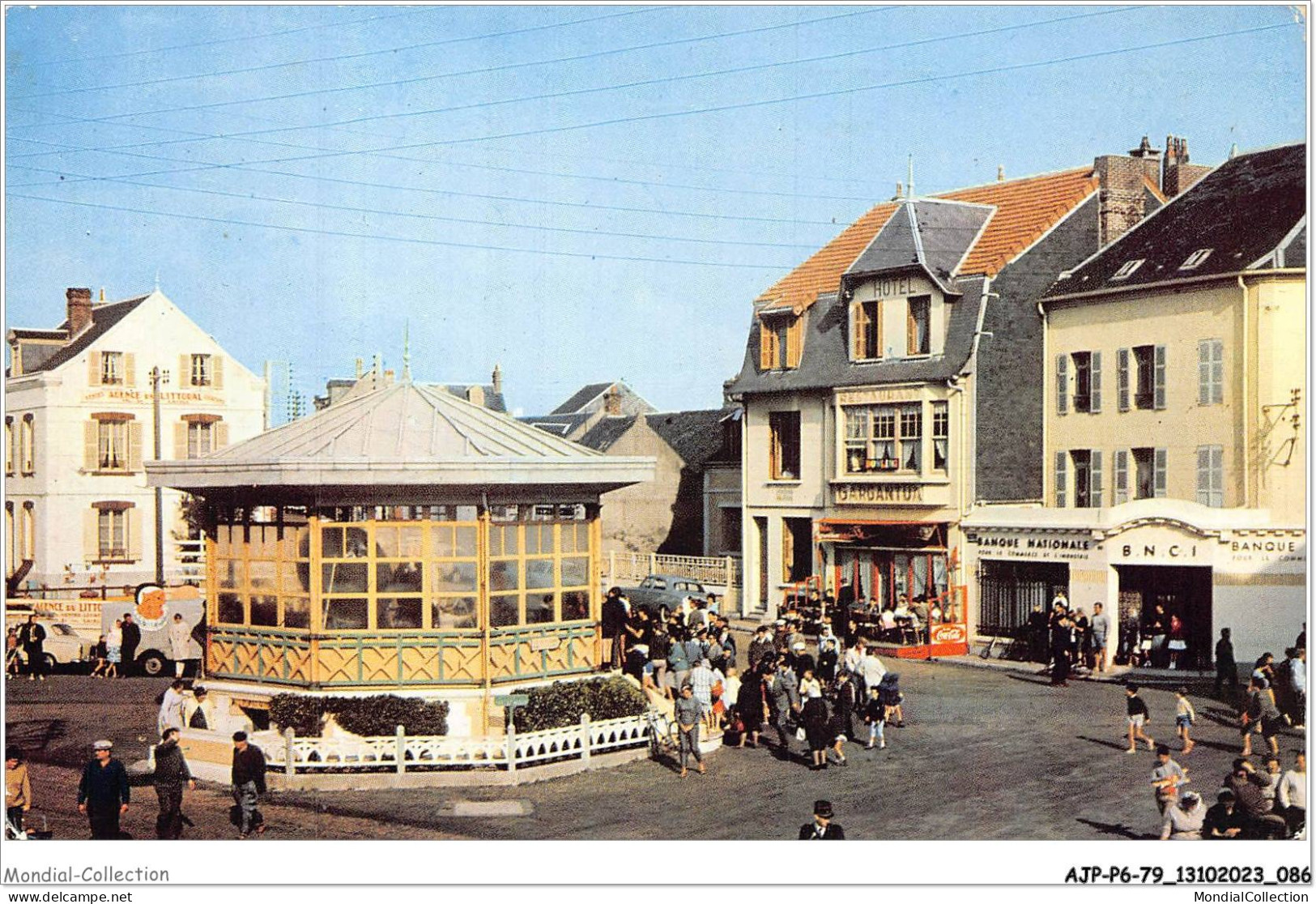 AJPP6-80-0671 - CAYEUX-SUR-MER - Place Carnot Et Hotel Gargantua - Cayeux Sur Mer