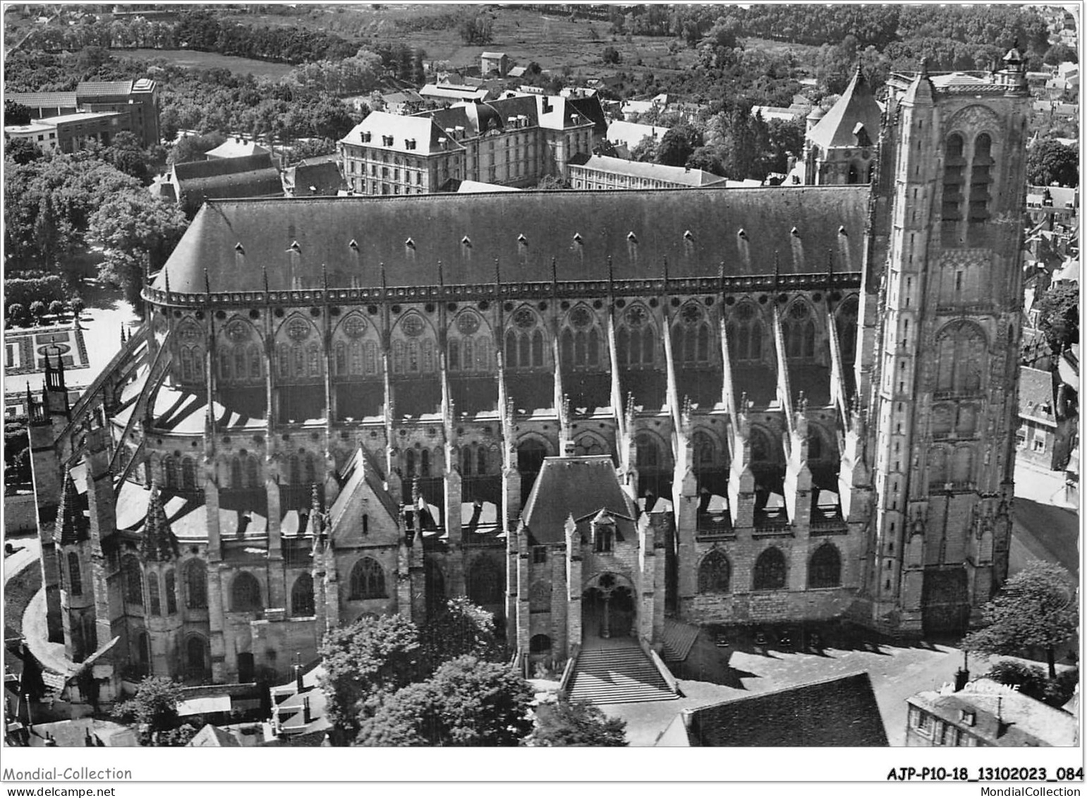 AJPP10-18-1036 - BOURGES - Vue Aerienne De La Cathedrale - Porte Laterale - Bourges