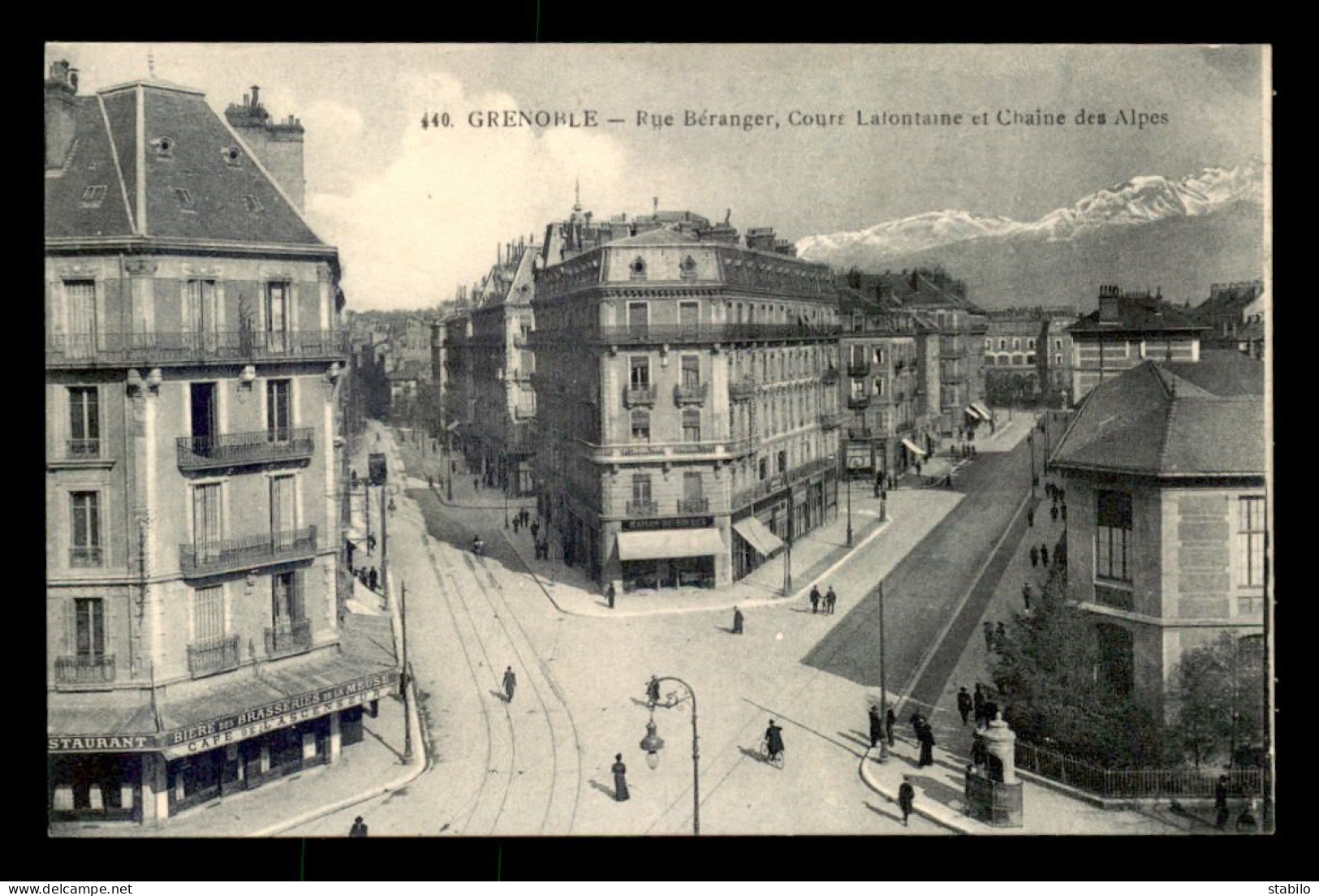 38 - GRENOBLE - RUE BERANGER - COUR LAFONTAINE ET CHAINE DES ALPES - Grenoble