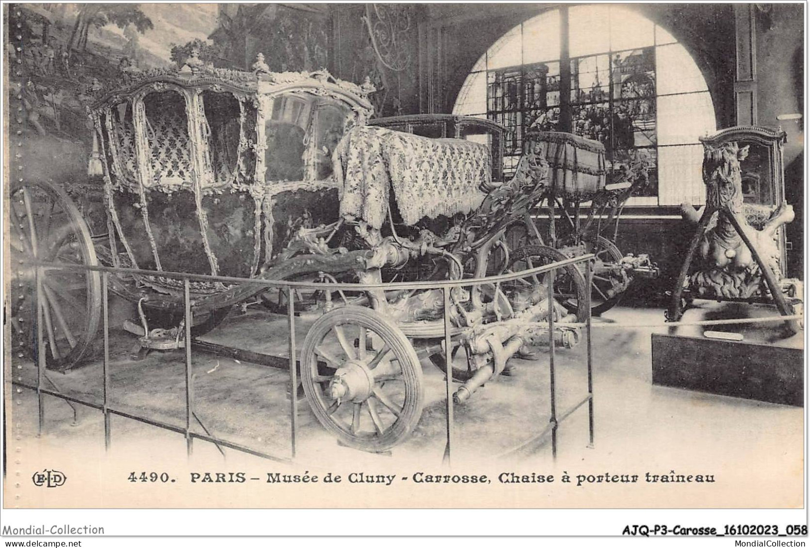 AJQP3-0300 - CAROSSE - PARIS - MUSEE DE CLUNY - CAROSSE - CHAINE A PORTEUR TRAÎNEAU  - Other & Unclassified