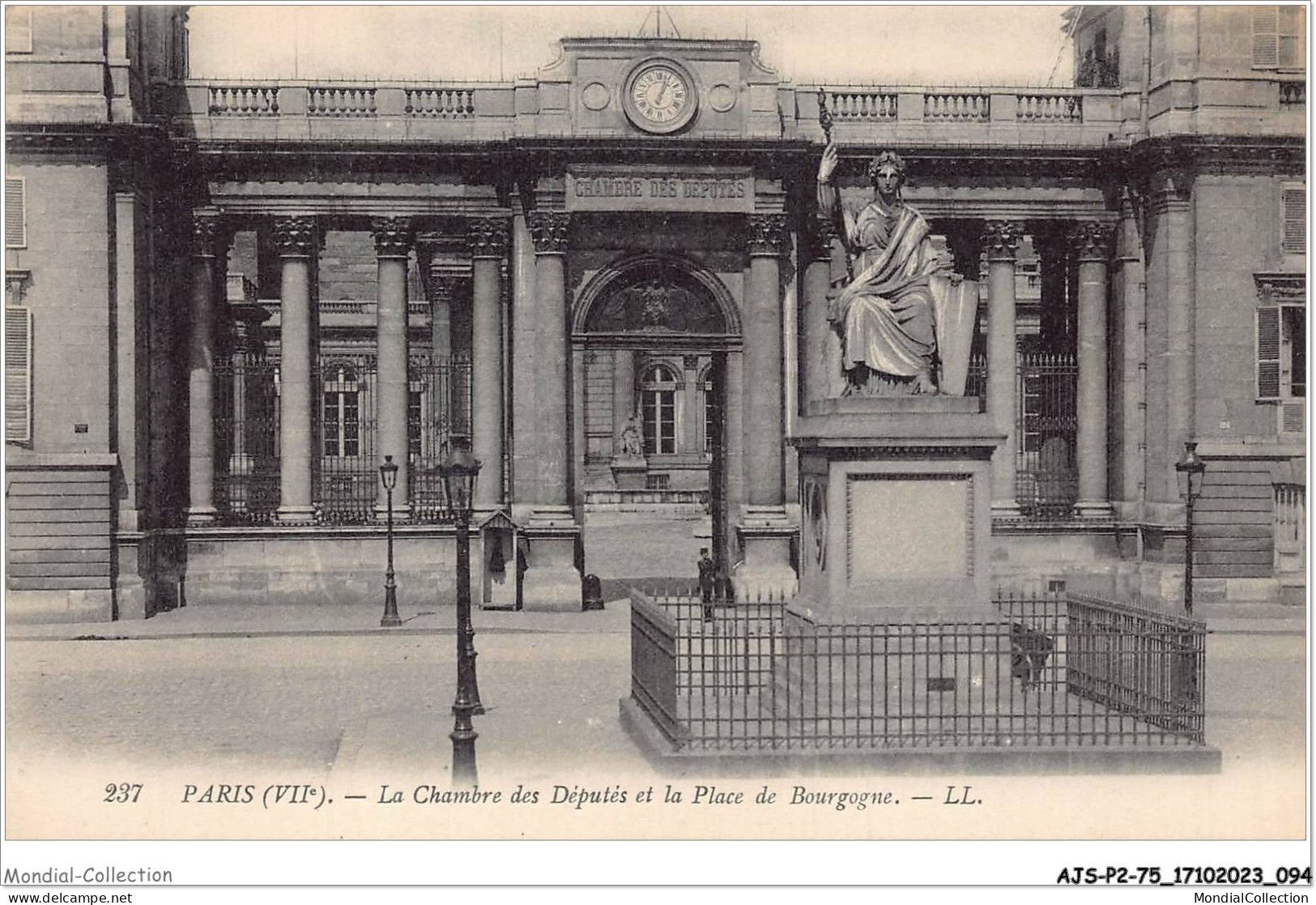 AJSP2-75-0149 - PARIS - La Chambre Des Députés Et La Place De Bourgogne - Squares