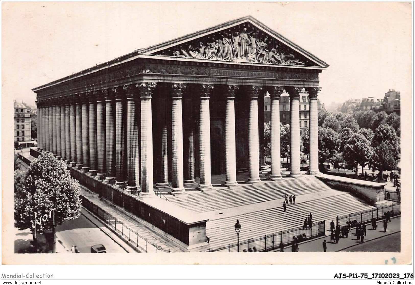 AJSP11-75-1106 - PARIS - En Flanant - église De La Madeleine - Kerken