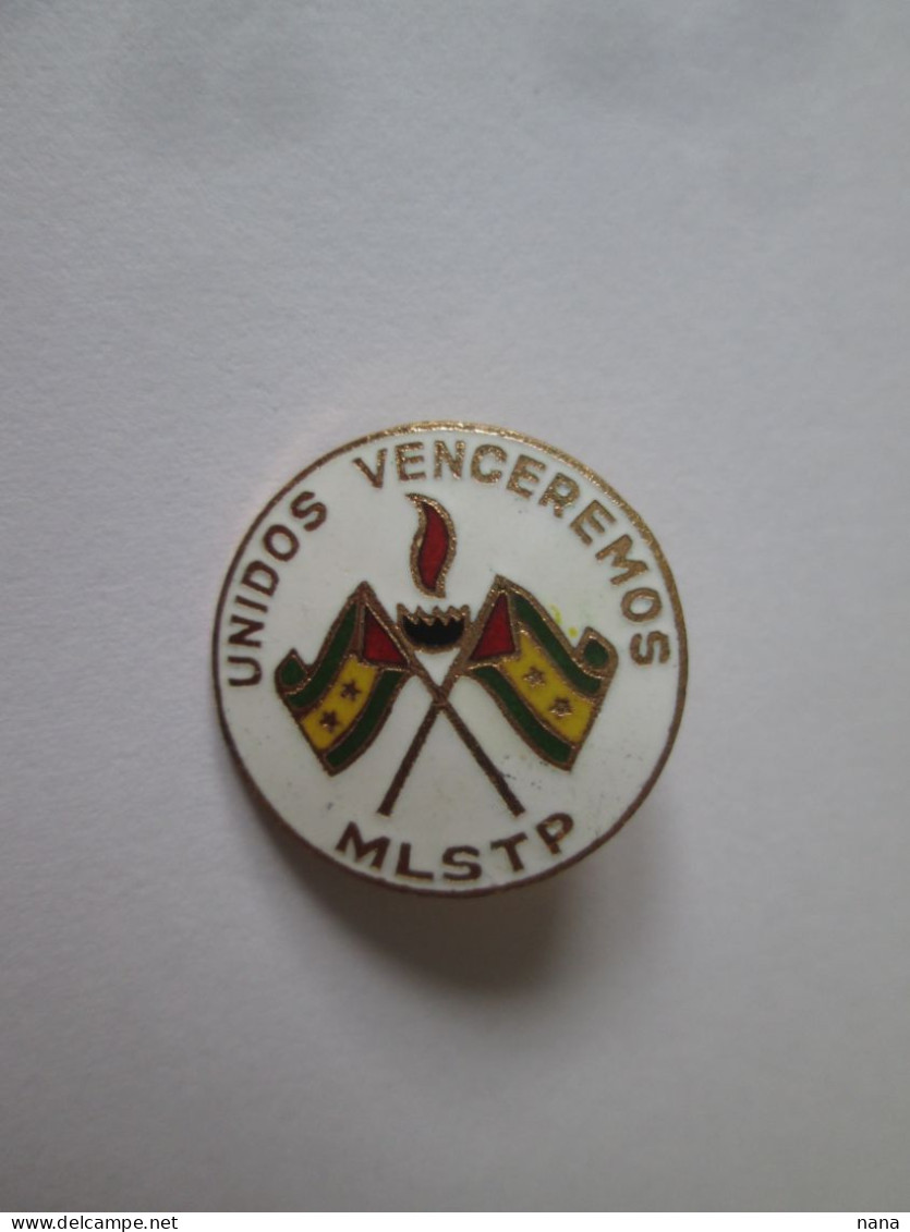 Rare! Insigne Sao Tome & Principe-MLSTP 1960-1978:Mouvement Pour La Liberation/Mouvement For The Liberation Badge,dm=20 - Asociaciones