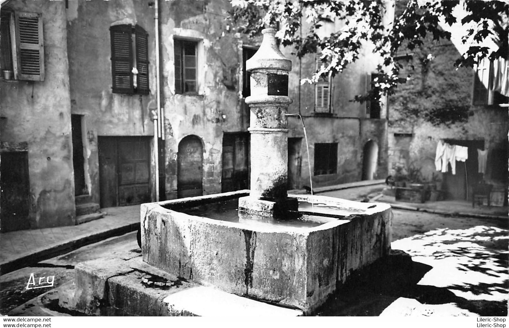 [83] LORGUES- LA PLACE DU MARCHE, FONTAINE, - Cpsm 1958 - Lorgues