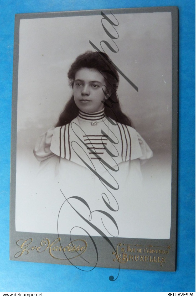 C.D.V. Carte De Visite. Atelier Portret Photo Grand Format G; Narcisse Alice DE HAES 15-08-1898 - Identifizierten Personen