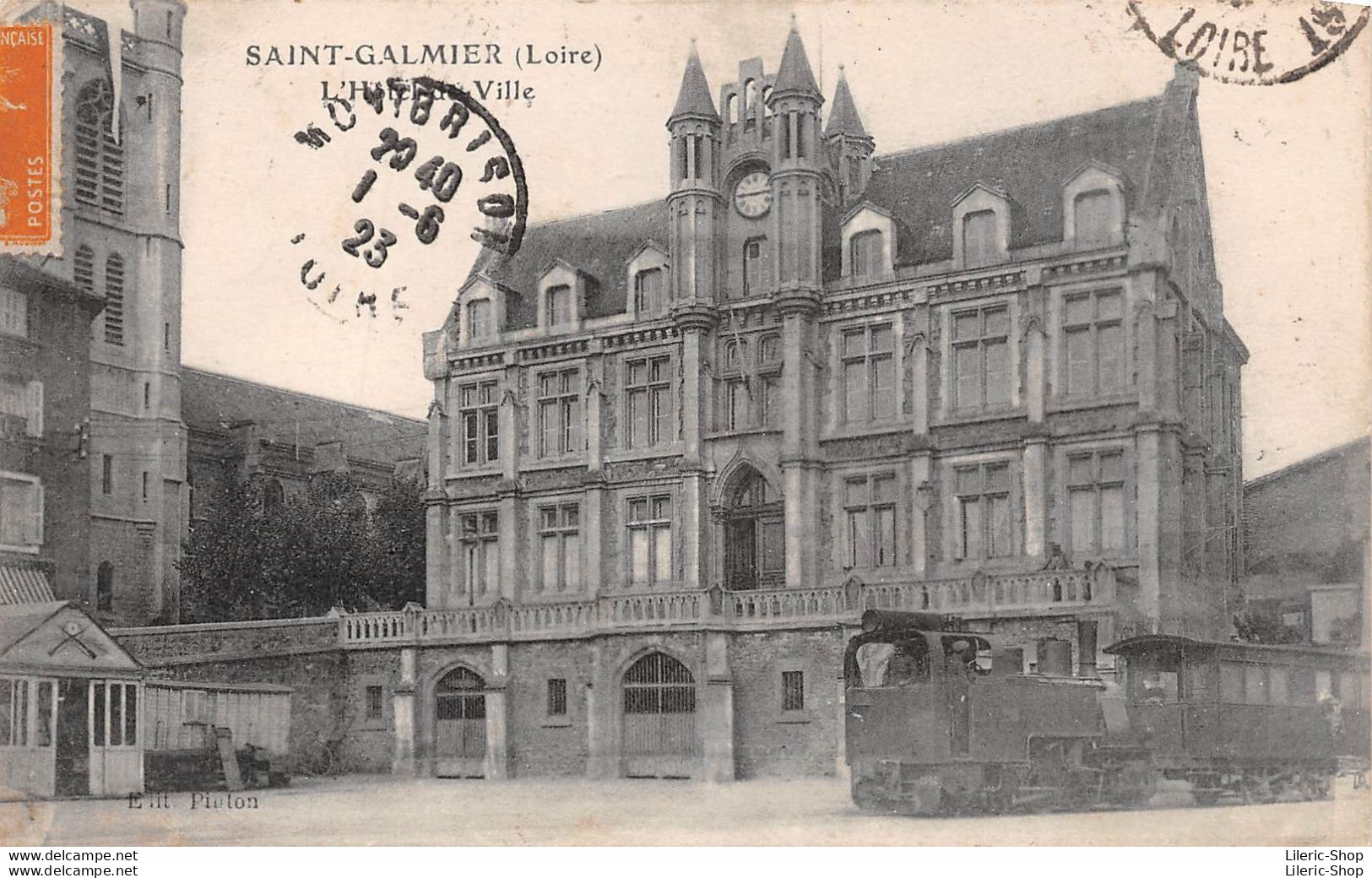 [42] SAINT-GALMIER - Passage Du Tramway Devant L'Hôtel De Ville Cpa 1923 ( ͡◕ ͜ʖ ͡◕) ♦ - Autres & Non Classés