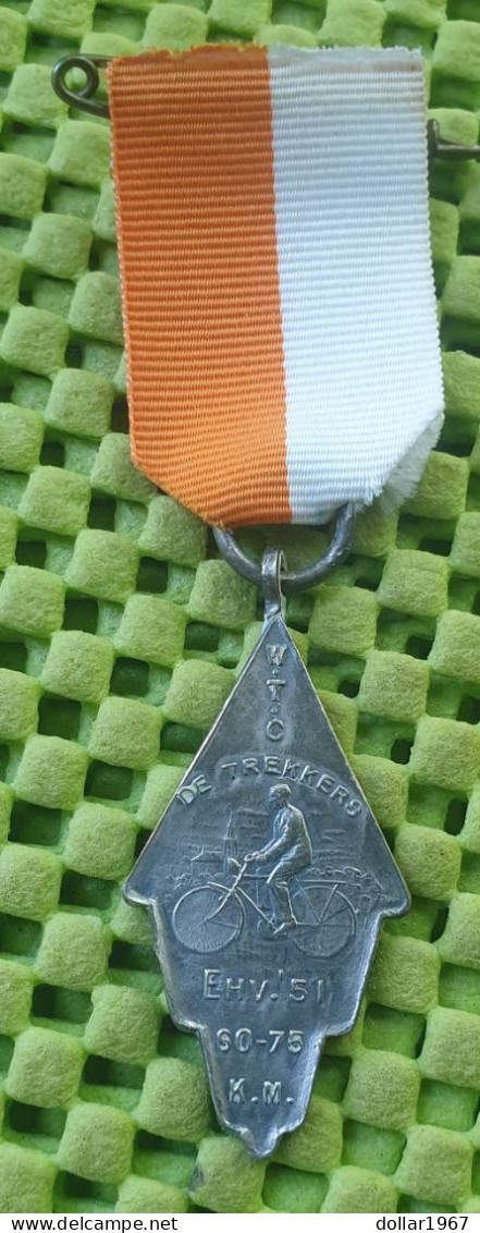 Medaile   :  W.T.C. Trekkers Huizen - 60-75k.m. Ehv. "51 . -  Original Foto  !!  Medallion  Dutch . - Altri & Non Classificati