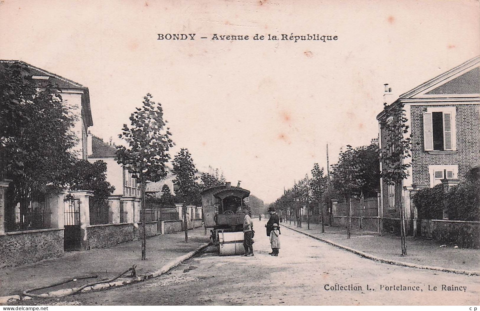 Bondy - Avenue  De La Republique  -   Le Rouleau - Bitume -  CPA °J - Bondy