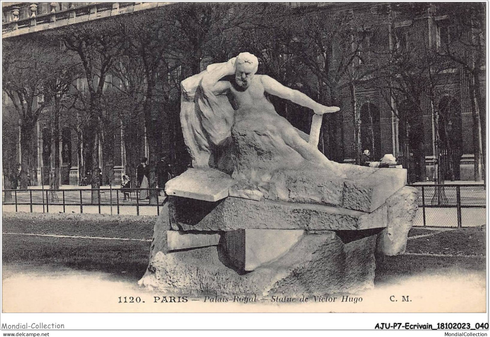 AJUP7-0571 - ECRIVAIN - Paris - Palais-royal - Statue De VICTOR-HUGO  - Writers