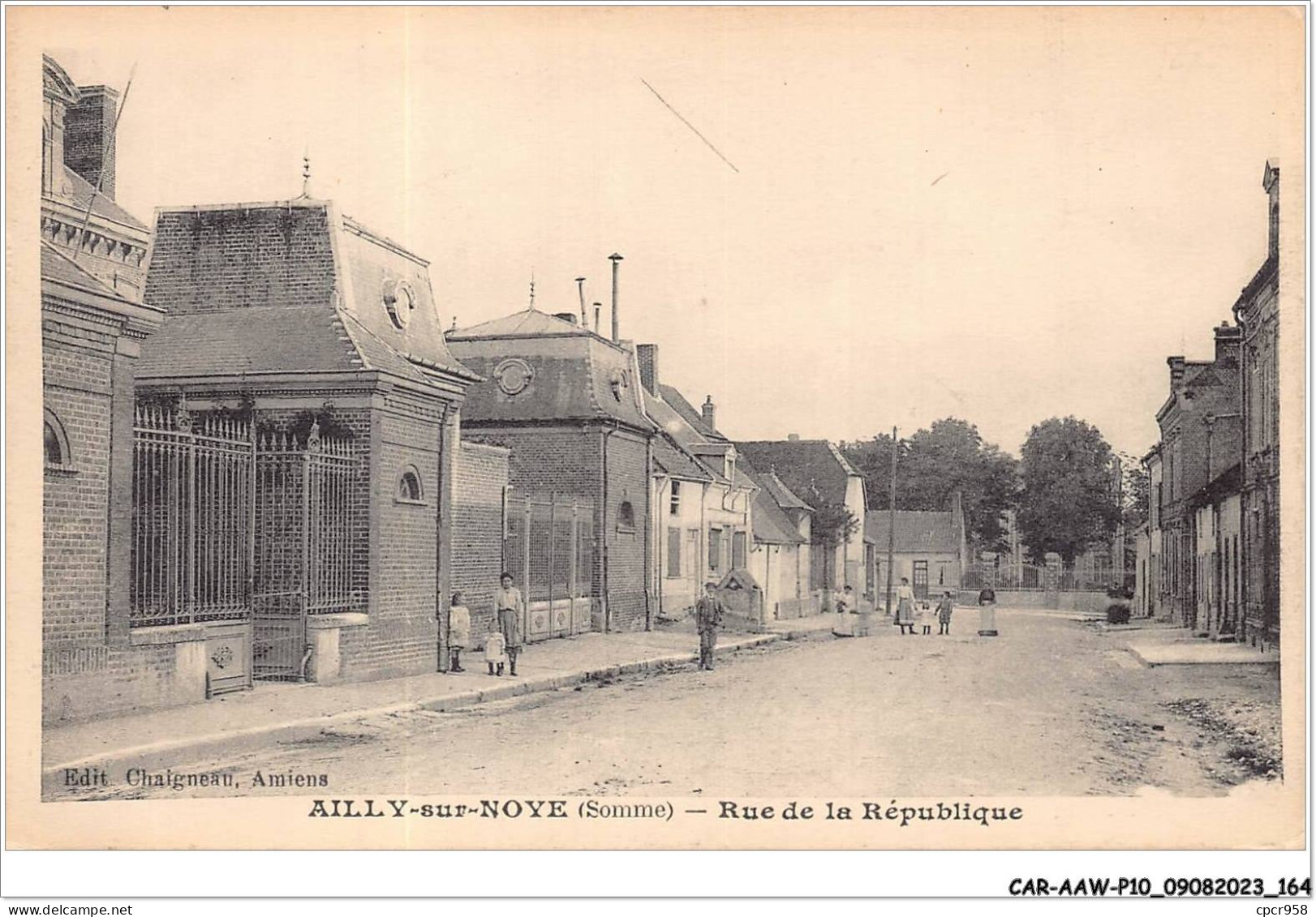 CAR-AAWP10-80-0835 - AILLY-SUR-NOYE - Rue De La République - Ailly Sur Noye