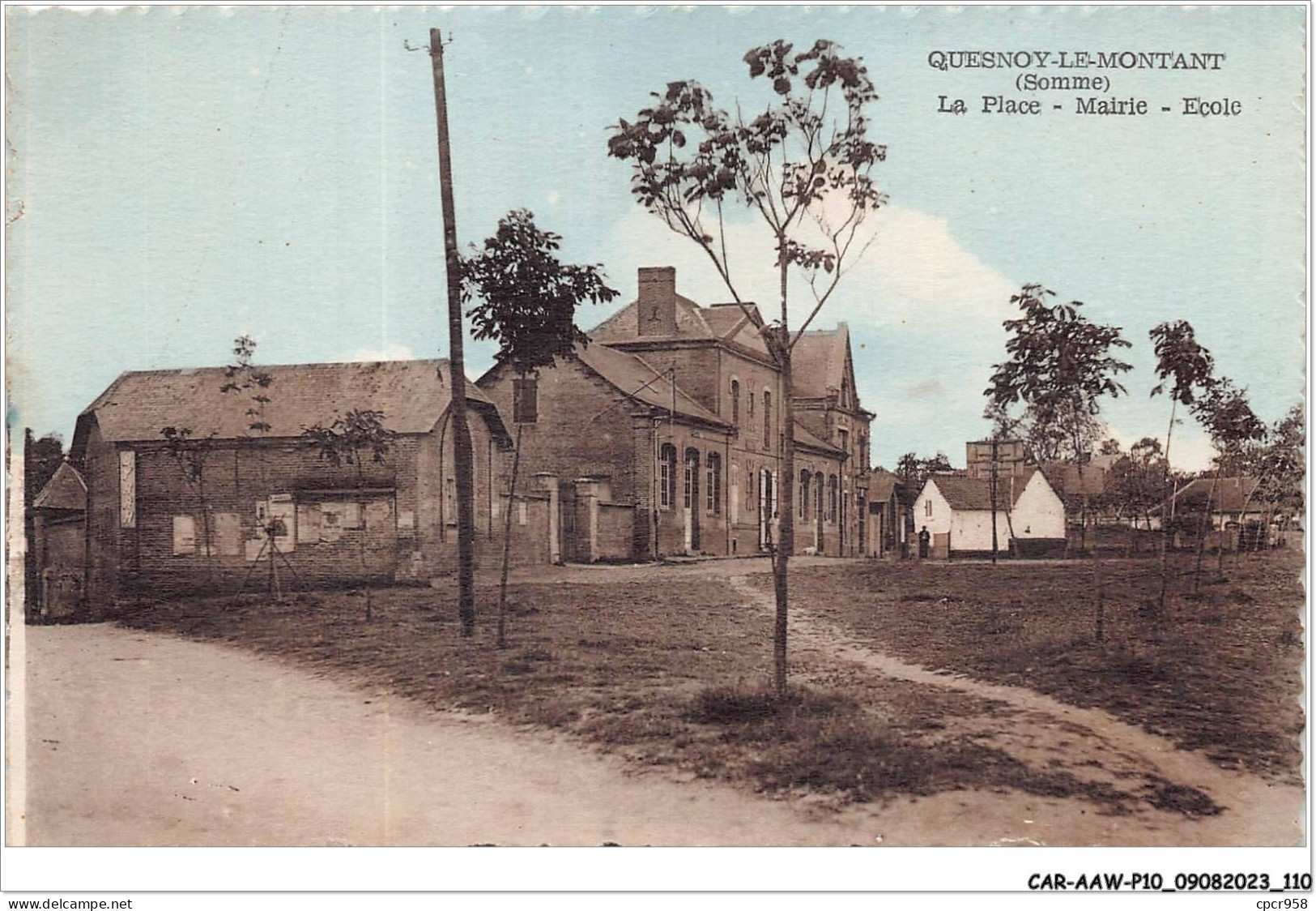 CAR-AAWP10-80-0808 - QUESNOY-LE-MONTANT - La Place - Mairie - école - Abbeville