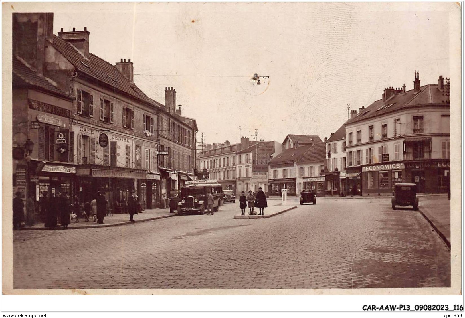 CAR-AAWP13-93-1048 - LIVRY-GARGAN - Place De La Fontaine - Vendue En Etat - Livry Gargan
