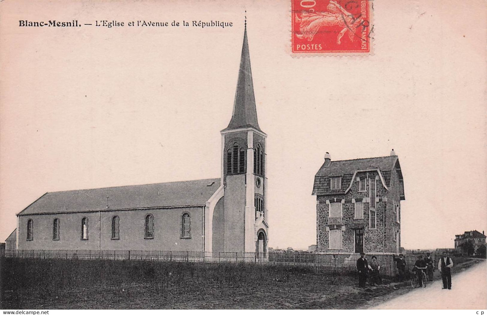 Blanc Mesnil - L'Eglise Et L'Avenue De La Republique -  Qaurtier -Villa Bourgeoise -  CPA °J - Other & Unclassified