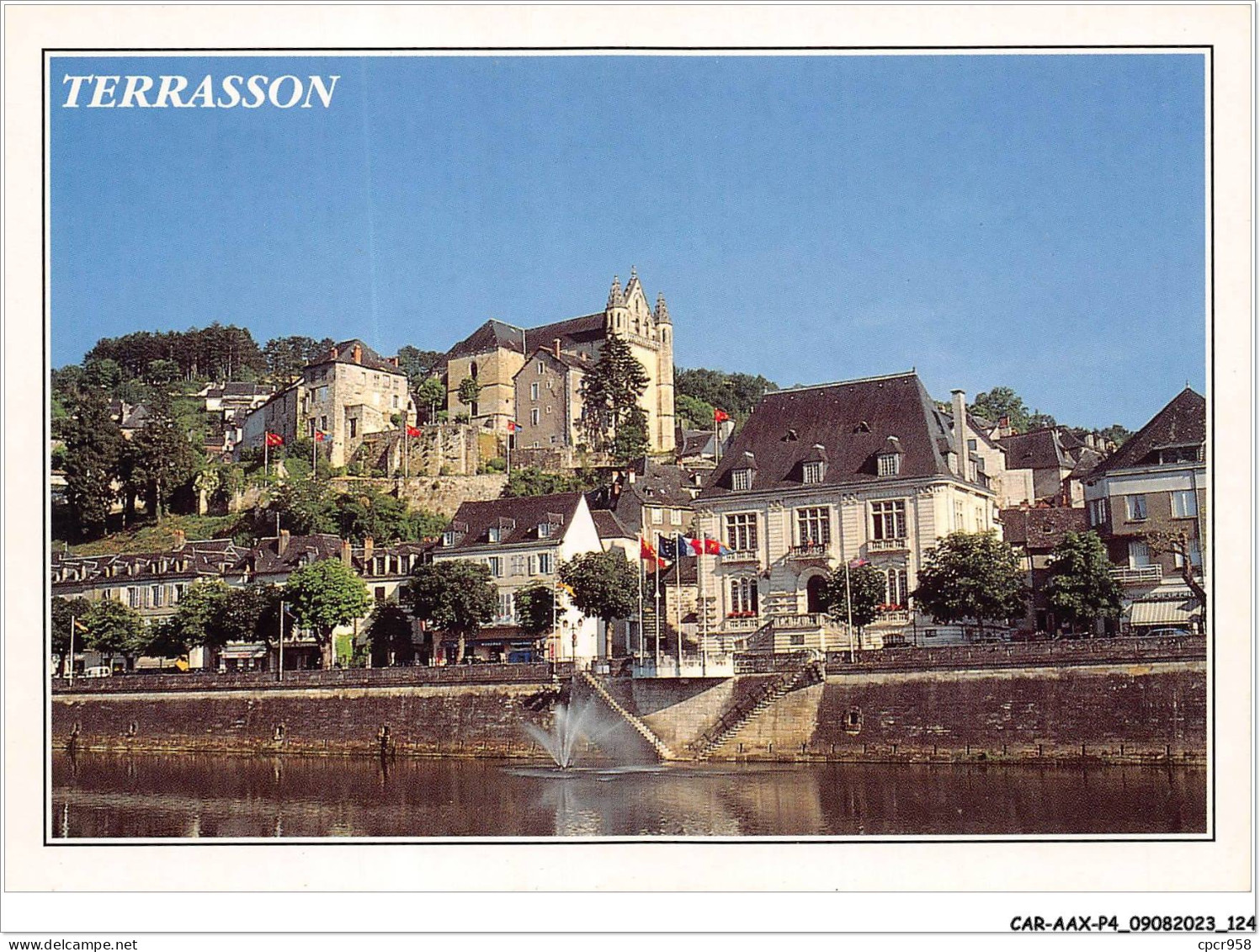 CAR-AAX-P4-24-0267 - TERRASSON - La Vezere Au Premier Plan - Ainsi Que L'hotel De Ville - A L'arriere - Les Anciens Quar - Terrasson-la-Villedieu