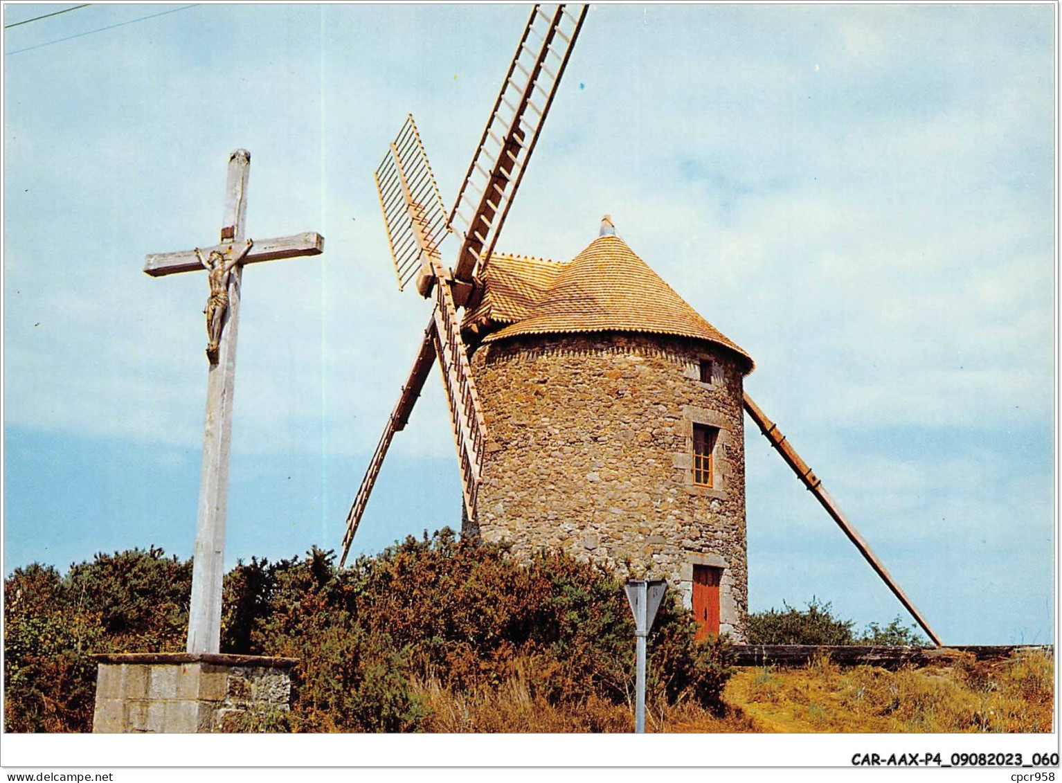 CAR-AAX-P4-22-0235 - LANCIEUX - Le Calvaire Et Le Moulin - Lancieux