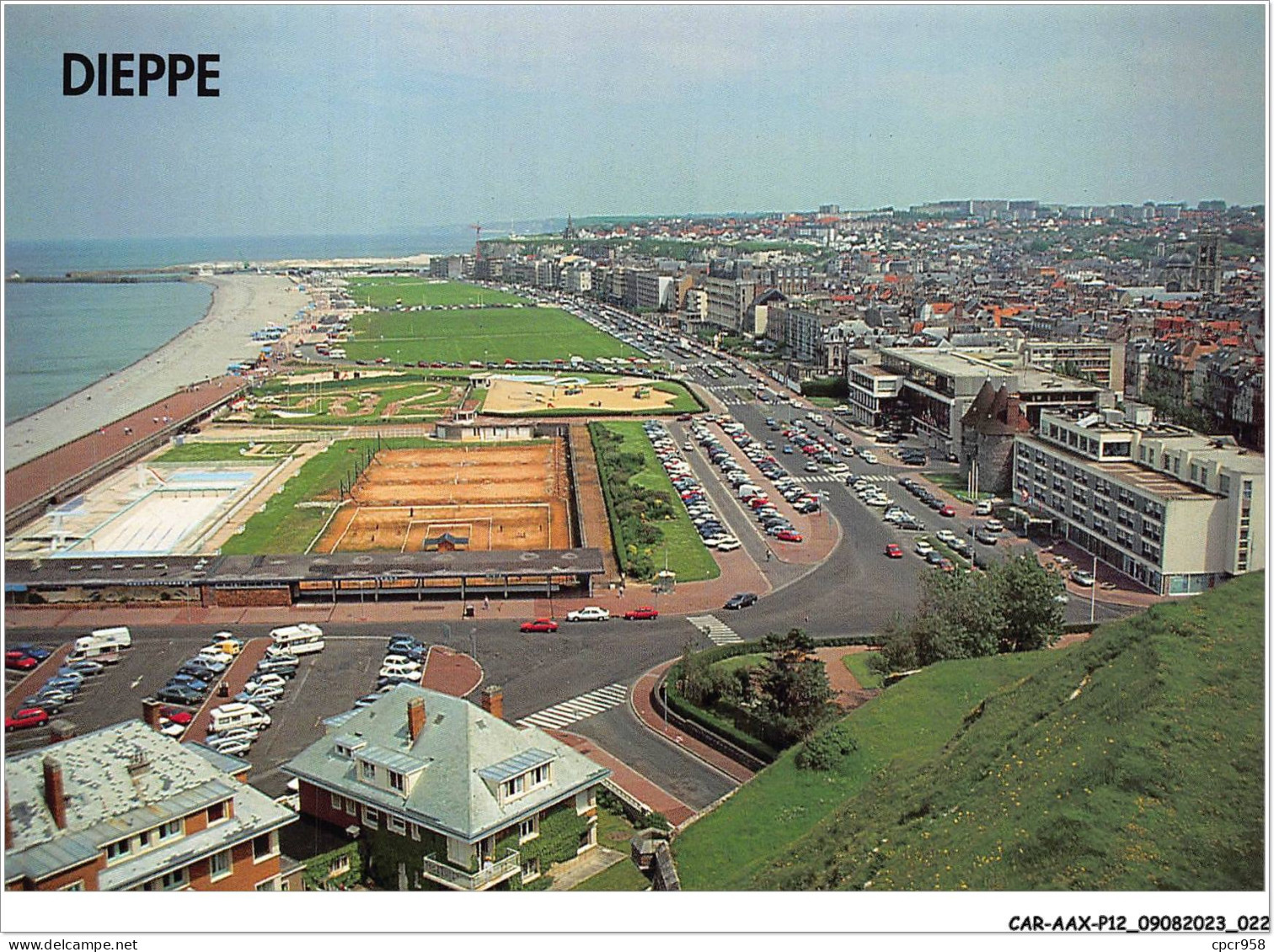 CAR-AAX-P12-76-0879 - DIEPPE - Perspective Sur La Plage Et Le Front De Mer - Dieppe