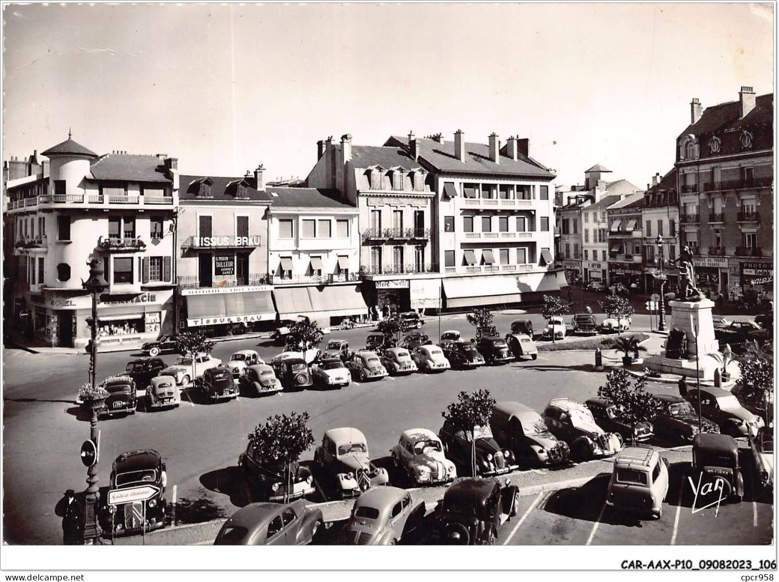 CAR-AAX-P10-65-0773 - TARBES - Place De Verdun - Tarbes