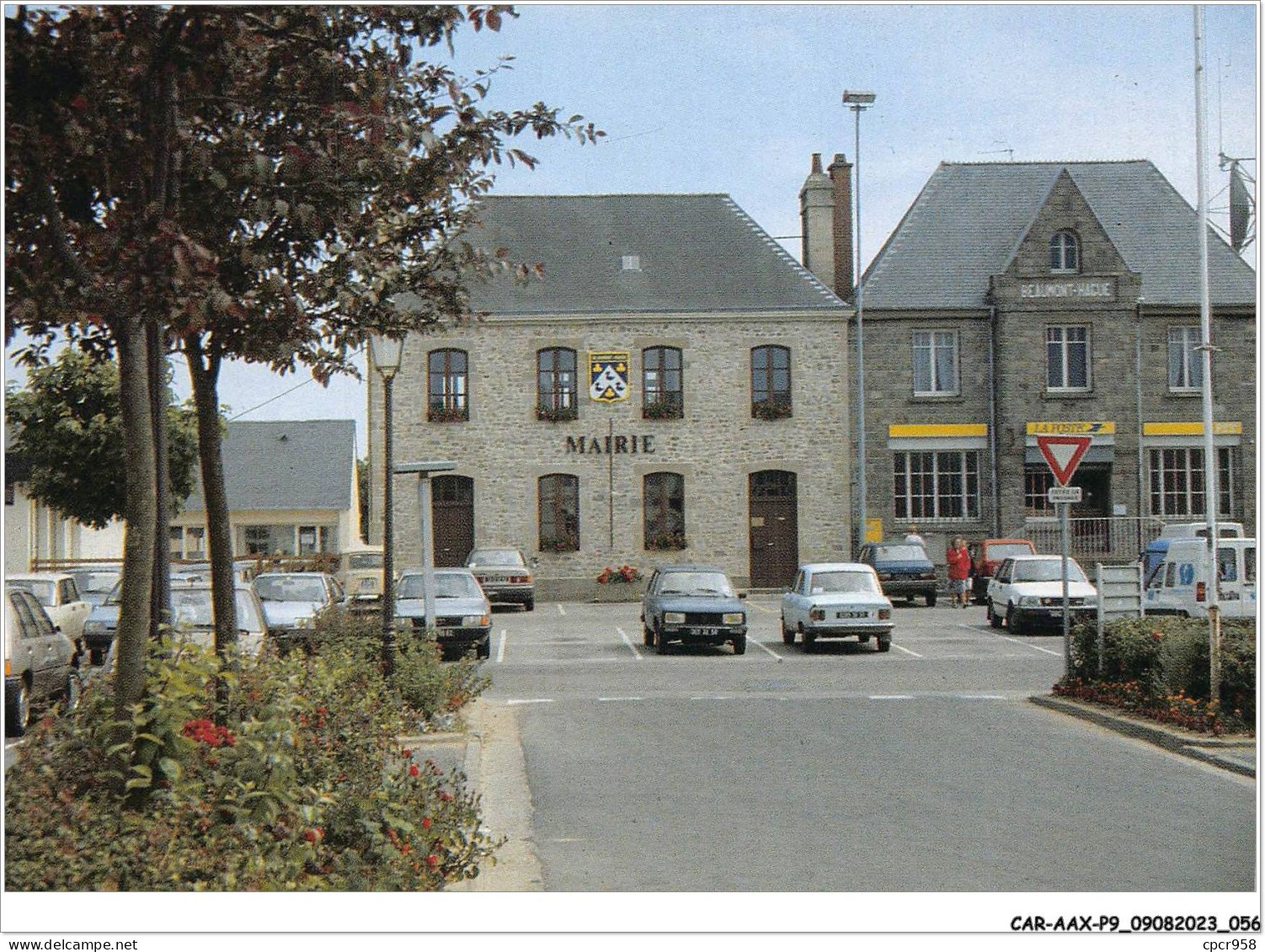 CAR-AAX-P9-50-0676 - BEAUMONT-HAGUE - La Mairie Et La Poste - Beaumont