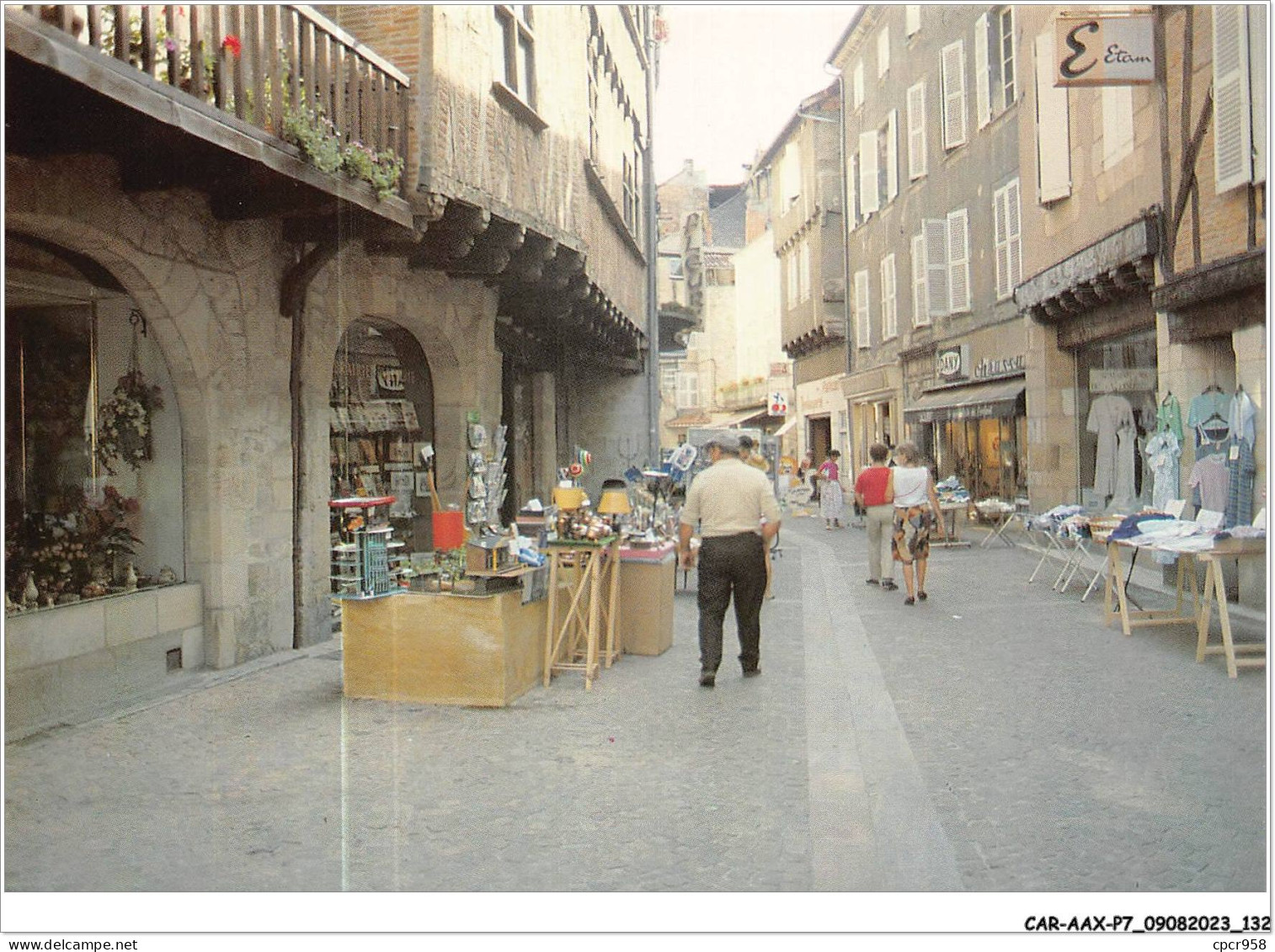 CAR-AAX-P7-46-0541 - FIGEAC - Rue Gambetta - Pietonniere - Figeac