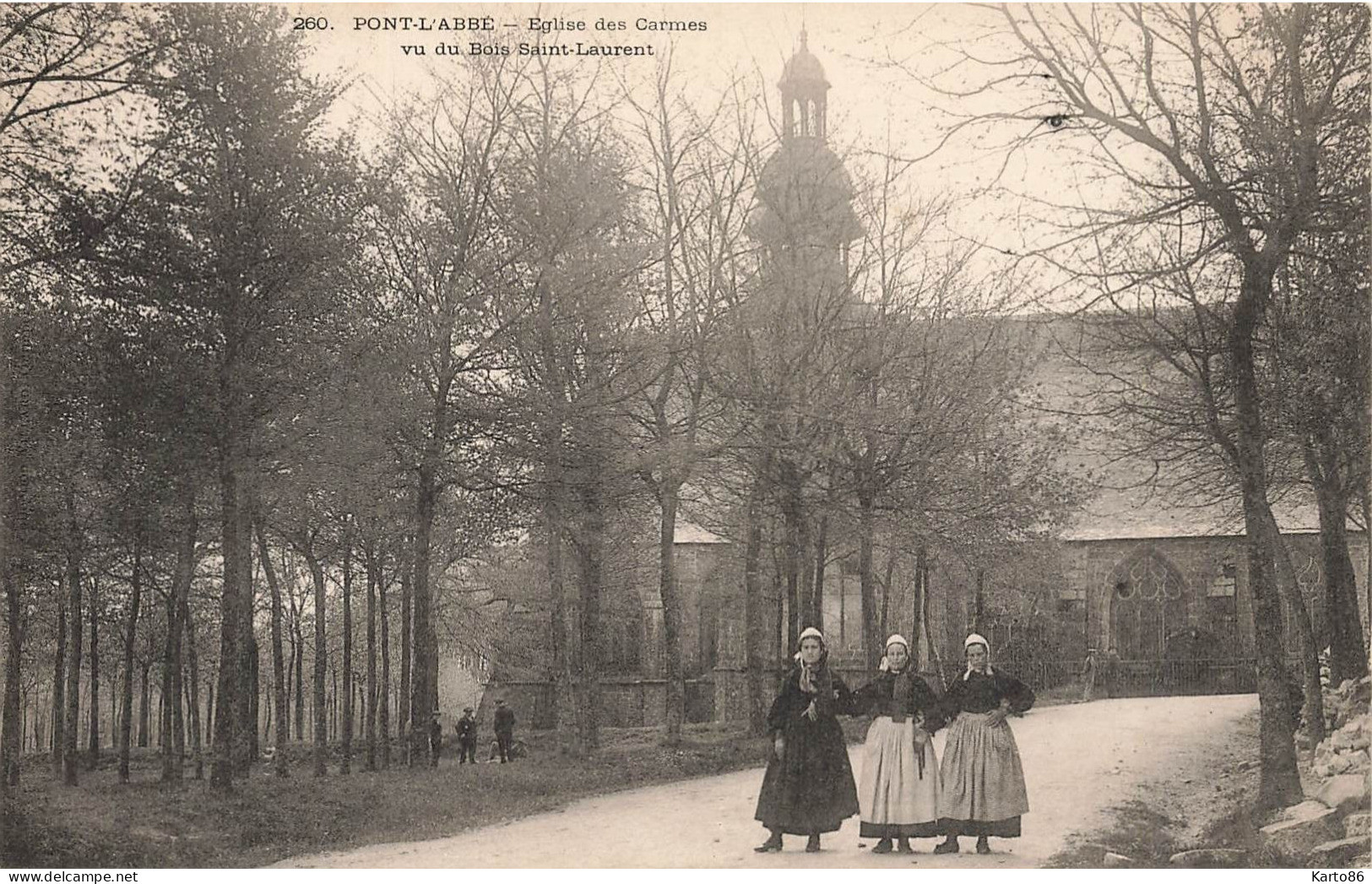 Pont L'abbé * Place Et église Des Carmes , Vu Du Bois St Laurent * Femmes Bretonnes Coiffe Costume Coiffes - Pont L'Abbe