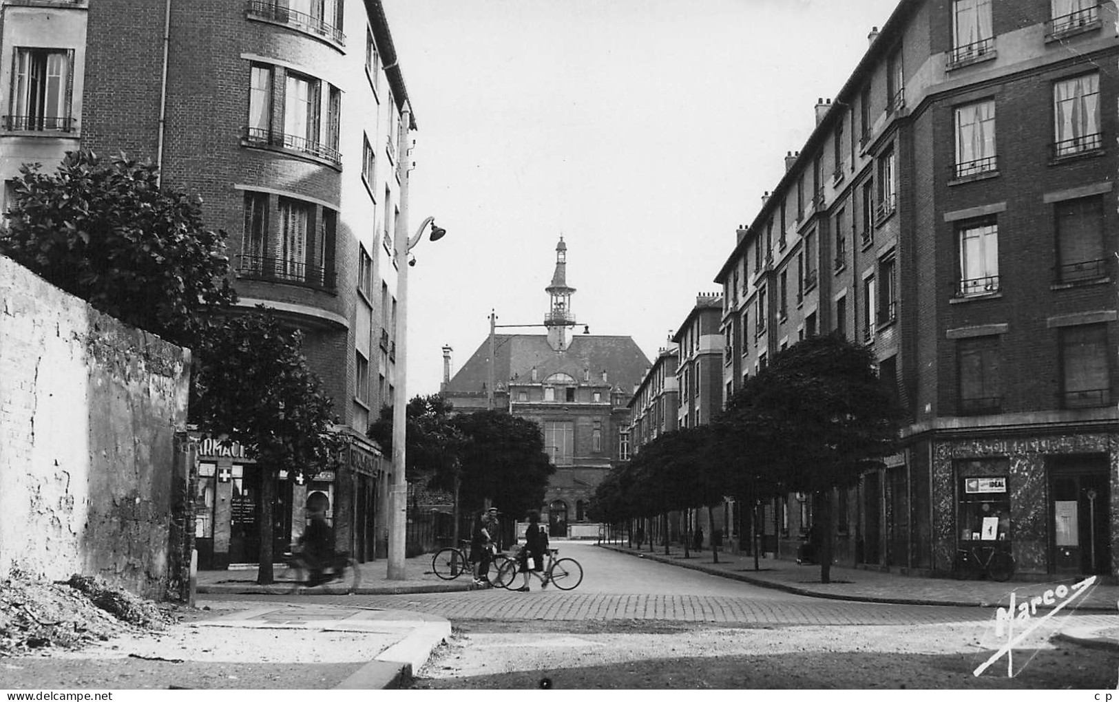 La Courneuve - Mairie , Au Fond - Avenue Republique   -   CPSM °J - La Courneuve